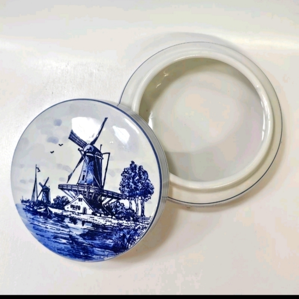 1998 Delfts Holland Hand Painted DUTCH WINDMILL Round Circle Trinket Powder Box - Picture 4 of 7